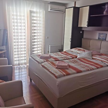 Apartments Ivi Vir Ngoại thất bức ảnh