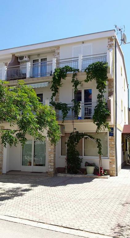 Apartments Ivi Vir Ngoại thất bức ảnh